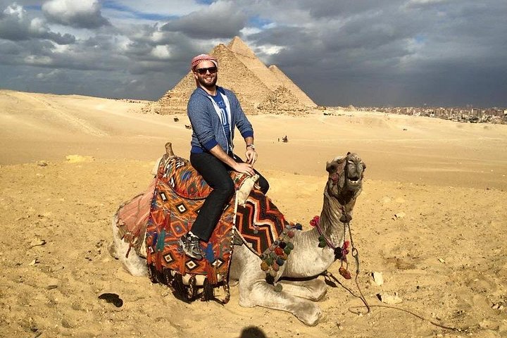 Privé VIP-tour van de Piramides van Gizeh en Sfinx met kameelrit en egyptoloog-gids in Caïro, foto 20 | wizardtrip