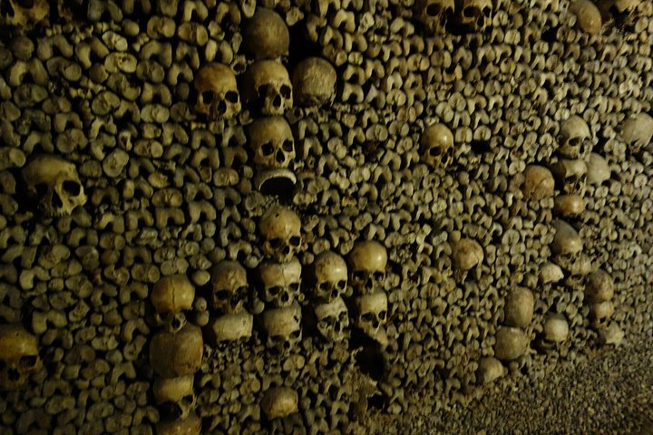 Udforsk de uhyggelige Paris-katakomber med eksklusiv adgang til lukkede områder og lær dens historie fra en lokal guide, foto 10 | wizardtrip