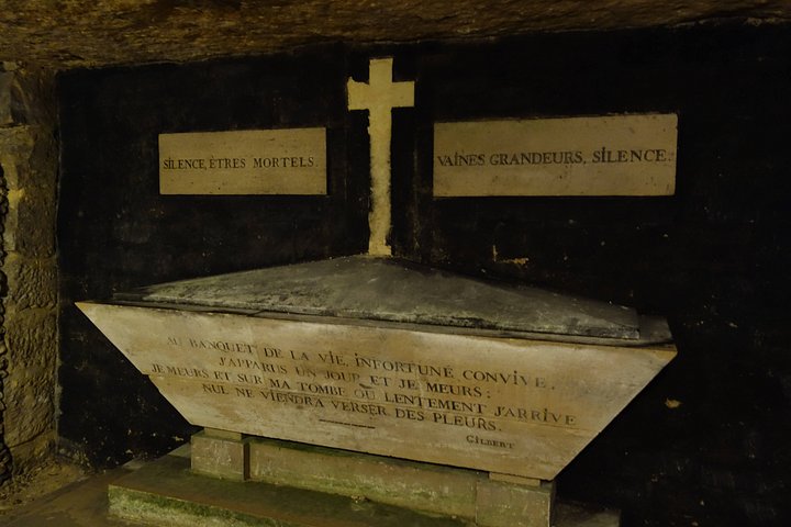 Udforsk de uhyggelige Paris-katakomber med eksklusiv adgang til lukkede områder og lær dens historie fra en lokal guide, foto 11 | wizardtrip