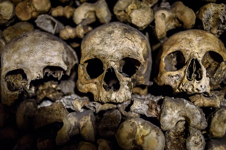 Udforsk de uhyggelige Paris-katakomber med eksklusiv adgang til lukkede områder og lær dens historie fra en lokal guide, foto 15 | wizardtrip