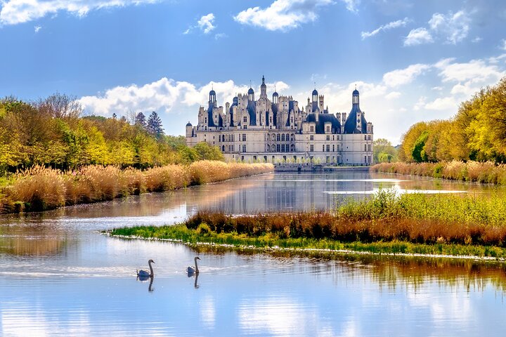 Loire Valley Castles Day Trip from Paris with Wine Tasting | wizardtrip