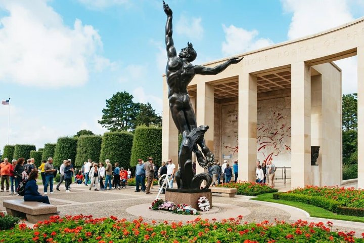 Dagstur fra Paris til D-Day landingsstrendene i Normandie, inkludert Utah Beach, Pointe du Hoc, Omaha Beach og den amerikanske kirkegården, foto 17 | wizardtrip