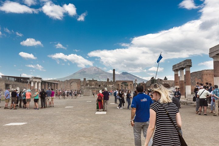 Day trip from Rome to Pompeii and the Amalfi Coast, featuring ancient ruins and scenic coastal views, photo 6 | wizardtrip