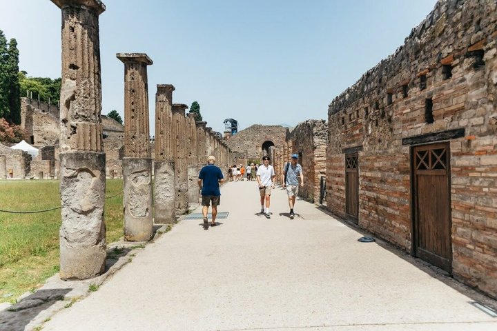 Day trip from Rome to Pompeii and the Amalfi Coast, featuring ancient ruins and scenic coastal views, photo 7 | wizardtrip