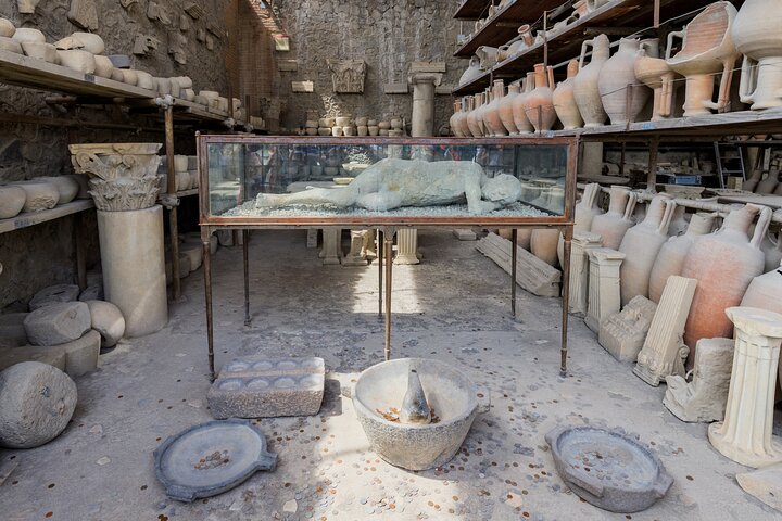 Day trip from Rome to Pompeii and the Amalfi Coast, featuring ancient ruins and scenic coastal views, photo 8 | wizardtrip