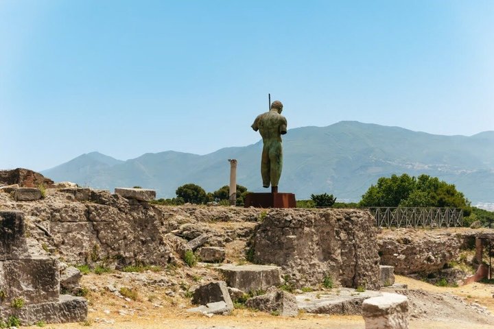 Day trip from Rome to Pompeii and the Amalfi Coast, featuring ancient ruins and scenic coastal views, photo 9 | wizardtrip