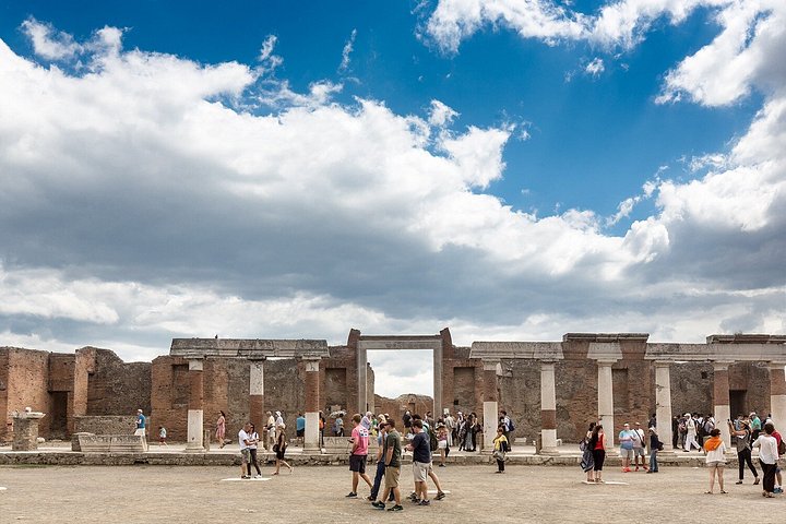 Day trip from Rome to Pompeii and the Amalfi Coast, featuring ancient ruins and scenic coastal views, photo 19 | wizardtrip