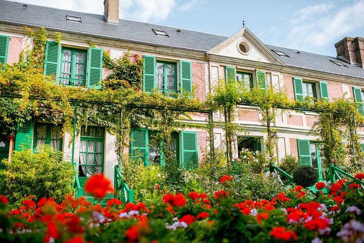 Giverny Monet's Home & Versailles Palace Day Trip from Paris | wizardtrip