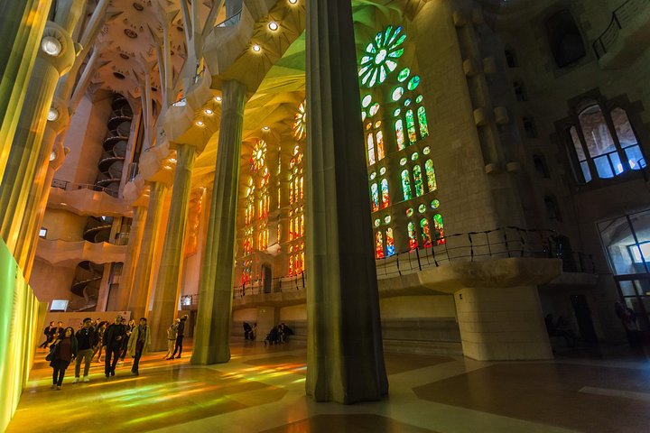 Guided tour of Sagrada Familia, Barcelona, showcasing Gaudi's architecture, photo 13 | wizardtrip