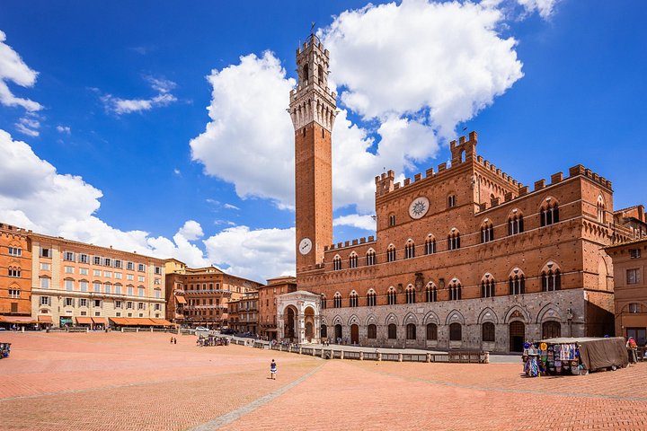 Excursion d'une journée de Florence à Sienne et San Gimignano, avec architecture médiévale et paysages toscans, photo 6 | wizardtrip