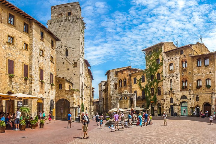 Excursion d'une journée de Florence à Sienne et San Gimignano, avec architecture médiévale et paysages toscans, photo 9 | wizardtrip