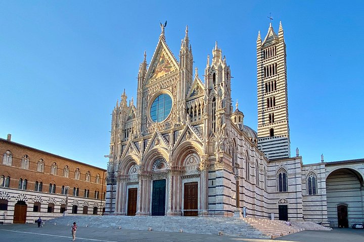 Excursion d'une journée de Florence à Sienne et San Gimignano, avec architecture médiévale et paysages toscans, photo 21 | wizardtrip