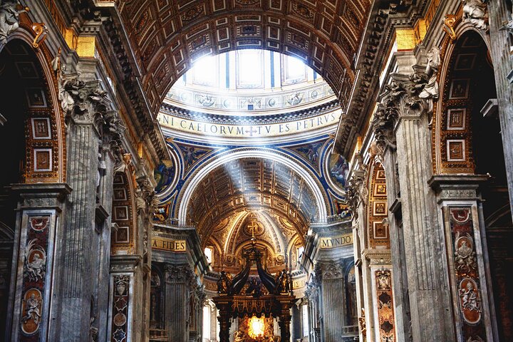 Enjoy a VIP Vatican breakfast and guided tour with early access to the Sistine Chapel and St. Peter's Basilica in Rome, photo 16 | wizardtrip