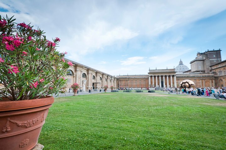 Visite en petit groupe des Musées du Vatican, de la Chapelle Sixtine et de la Basilique Saint-Pierre à Rome, photo 7 | wizardtrip