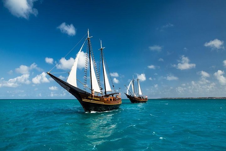 Croisière plongée avec tuba à Aruba avec bar ouvert et déjeuner sur un bateau pirate, photo 1 | wizardtrip