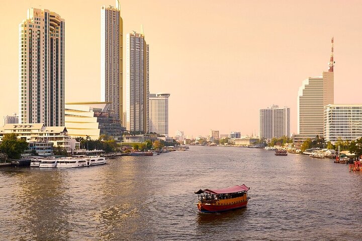 Elegant middagskryssning på Chao Phraya-floden i Bangkok vid solnedgången, foto 11 | wizardtrip