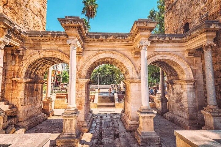 Begeleide tour door Antalya met historische oude stad, watervallen, kabelbaan en boottocht, foto 9 | wizardtrip