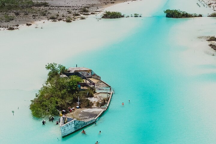 メキシコ、バカラ・ラグーンのボートツアー。セノーテとカラフルな水域を探検、写真16 | wizardtrip