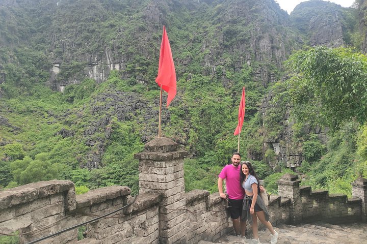 Full-day guided tour of Ninh Binh from Hanoi, featuring Mua Cave, Tam Coc boat trip, and Hoa Lu, photo 9 | wizardtrip