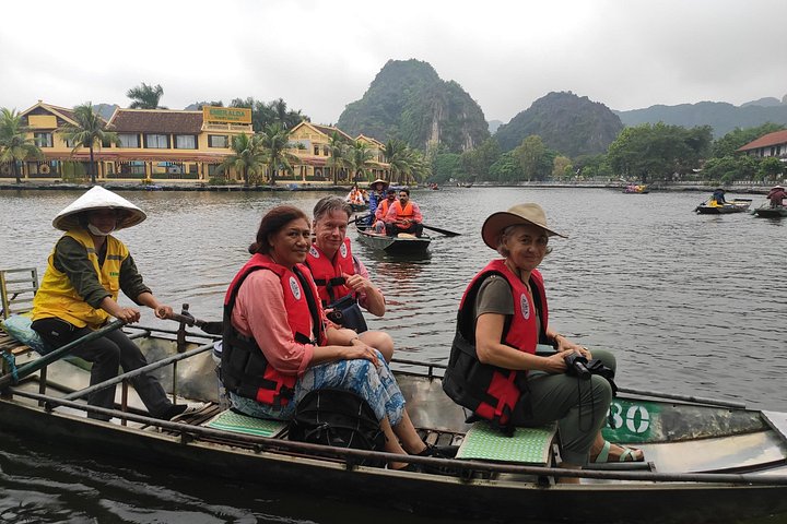 Full-day guided tour of Ninh Binh from Hanoi, featuring Mua Cave, Tam Coc boat trip, and Hoa Lu, photo 12 | wizardtrip