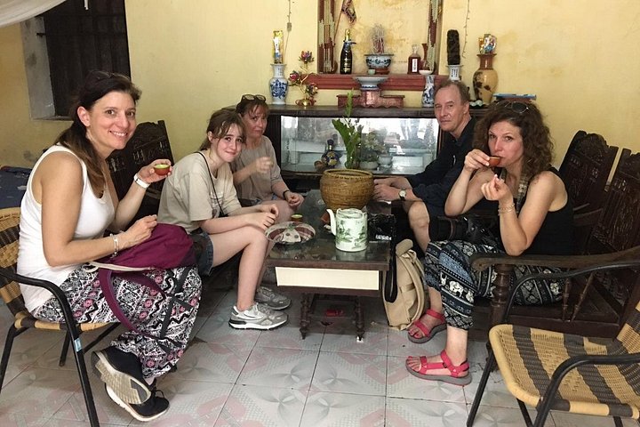 Full-day guided tour of Ninh Binh from Hanoi, featuring Mua Cave, Tam Coc boat trip, and Hoa Lu, photo 34 | wizardtrip