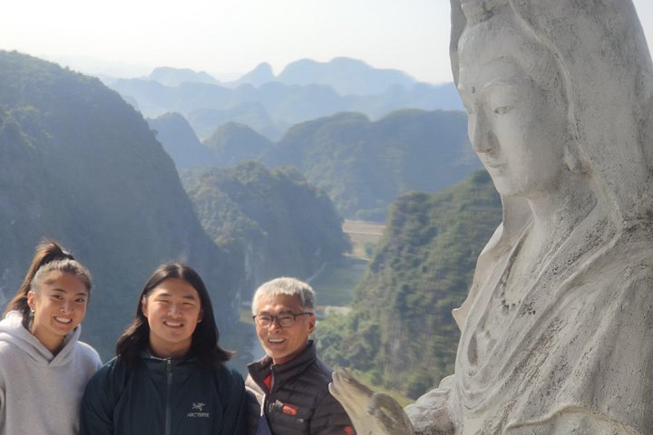 Full-day guided tour of Ninh Binh from Hanoi, featuring Mua Cave, Tam Coc boat trip, and Hoa Lu, photo 43 | wizardtrip