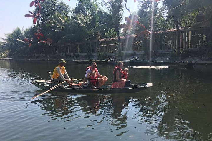 Full-day guided tour of Ninh Binh from Hanoi, featuring Mua Cave, Tam Coc boat trip, and Hoa Lu, photo 44 | wizardtrip