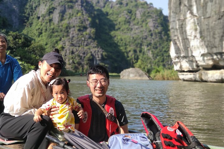 Full-day guided tour of Ninh Binh from Hanoi, featuring Mua Cave, Tam Coc boat trip, and Hoa Lu, photo 46 | wizardtrip