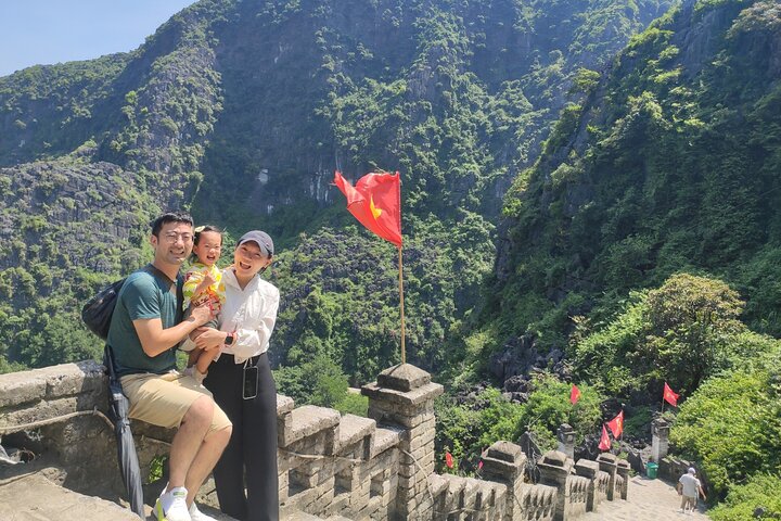 Full-day guided tour of Ninh Binh from Hanoi, featuring Mua Cave, Tam Coc boat trip, and Hoa Lu, photo 47 | wizardtrip