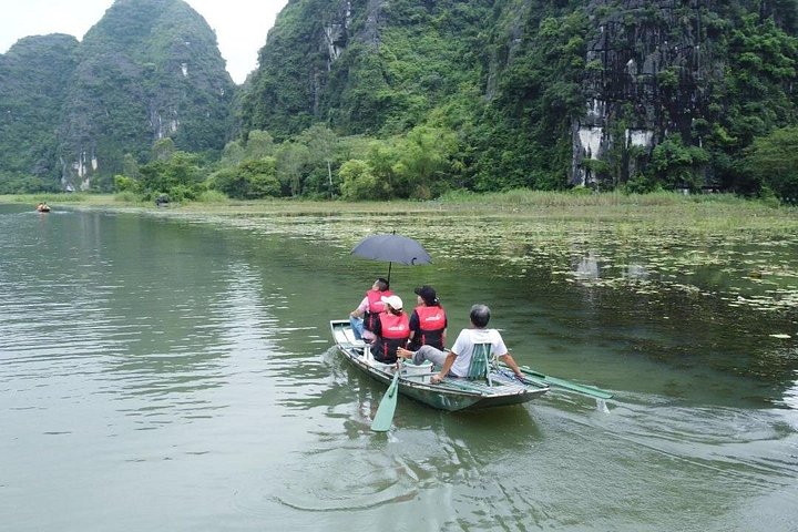 Full-day guided tour of Ninh Binh from Hanoi, featuring Mua Cave, Tam Coc boat trip, and Hoa Lu, photo 49 | wizardtrip