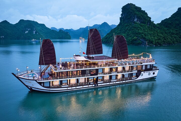 Ha Long Bay or the Ha Giang Loop from Hanoi | wizardtrip