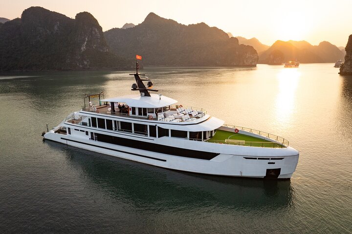 Luxury Hera Cruise navigating through the stunning karst formations of Halong Bay, Vietnam, photo 34 | wizardtrip