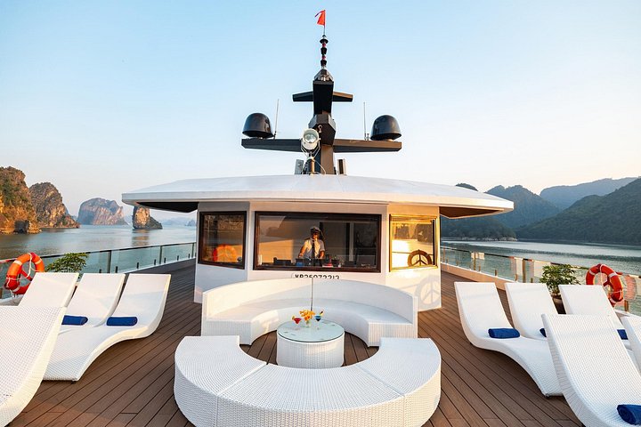 Luxury Hera Cruise navigating through the stunning karst formations of Halong Bay, Vietnam, photo 44 | wizardtrip