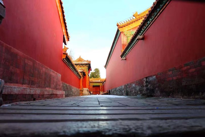 Private walking tour of Beijing's Forbidden City and Tiananmen Square, exploring imperial history and architecture, photo 7 | wizardtrip