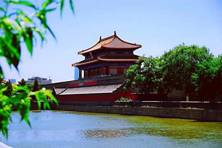 Private walking tour of Beijing's Forbidden City and Tiananmen Square, exploring imperial history and architecture, photo 11 | wizardtrip