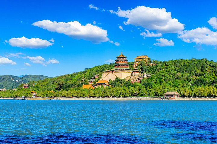 Private walking tour of Beijing's Forbidden City and Tiananmen Square, exploring imperial history and architecture, photo 18 | wizardtrip