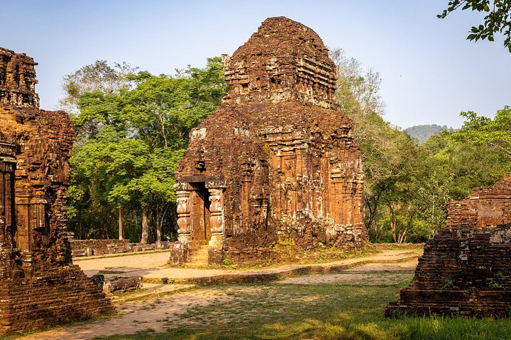 Explora los antiguos templos del Santuario My Son en Hoi An, Vietnam, con un tour guiado y comida tradicional, foto 6 | wizardtrip