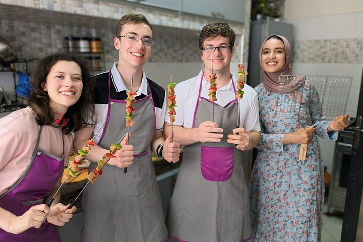 Praktisk marockansk matlagningskurs och kulturell upplevelse i Casablanca, inklusive traditionell mat och klädsel, foto 8 | wizardtrip
