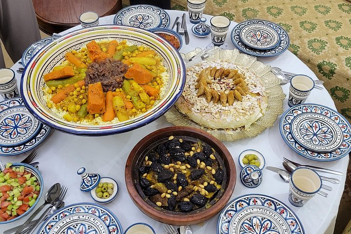Praktisk marockansk matlagningskurs och kulturell upplevelse i Casablanca, inklusive traditionell mat och klädsel, foto 12 | wizardtrip