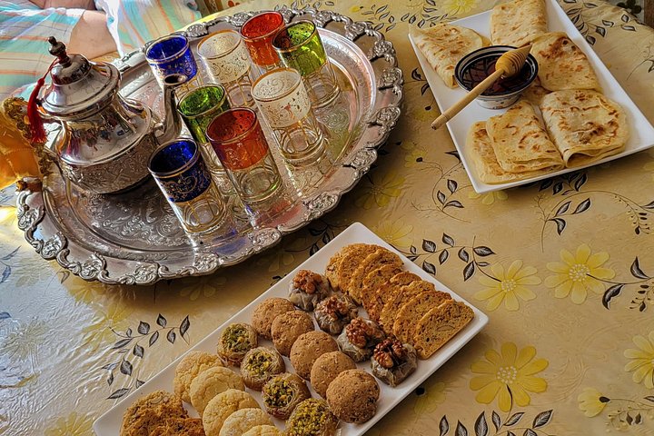 Praktisk marockansk matlagningskurs och kulturell upplevelse i Casablanca, inklusive traditionell mat och klädsel, foto 14 | wizardtrip