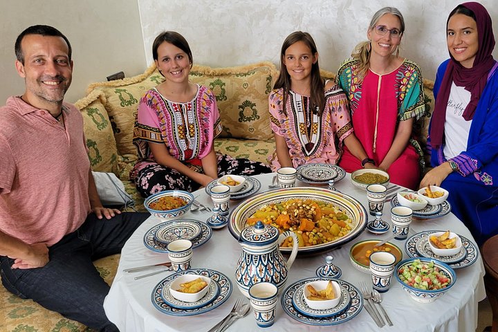 Praktisk marockansk matlagningskurs och kulturell upplevelse i Casablanca, inklusive traditionell mat och klädsel, foto 15 | wizardtrip