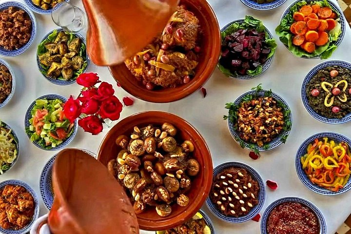 Praktisk marockansk matlagningskurs och kulturell upplevelse i Casablanca, inklusive traditionell mat och klädsel, foto 17 | wizardtrip