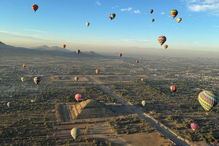 Heißluftballonfahrt über die alten Pyramiden von Teotihuacán, Mexiko-Stadt, Foto 15 | wizardtrip
