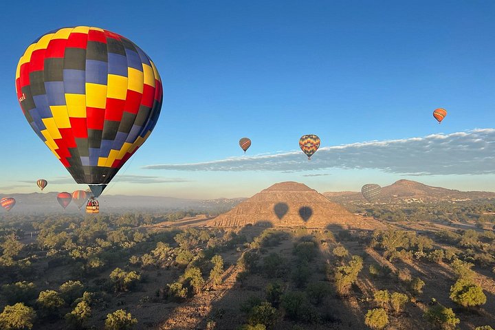 Heißluftballonfahrt über die alten Pyramiden von Teotihuacán, Mexiko-Stadt, Foto 20 | wizardtrip
