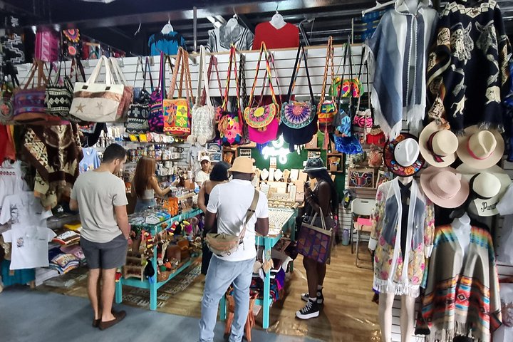 A private VIP tour showcasing Panama City's historical sites, the Panama Canal, and vibrant markets, photo 13 | wizardtrip