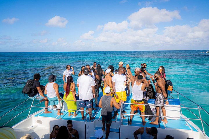 Cruzeiro de barco de festa com snorkel e bebidas em Punta Cana, República Dominicana, foto 7 | wizardtrip