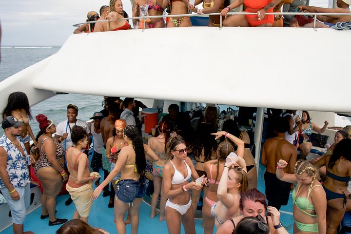 Cruzeiro de barco de festa com snorkel e bebidas em Punta Cana, República Dominicana, foto 13 | wizardtrip