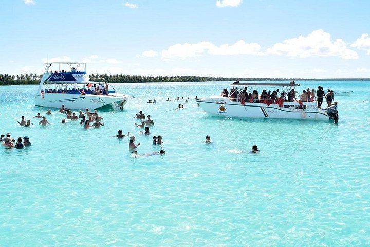 Cruzeiro de barco de festa com snorkel e bebidas em Punta Cana, República Dominicana, foto 35 | wizardtrip