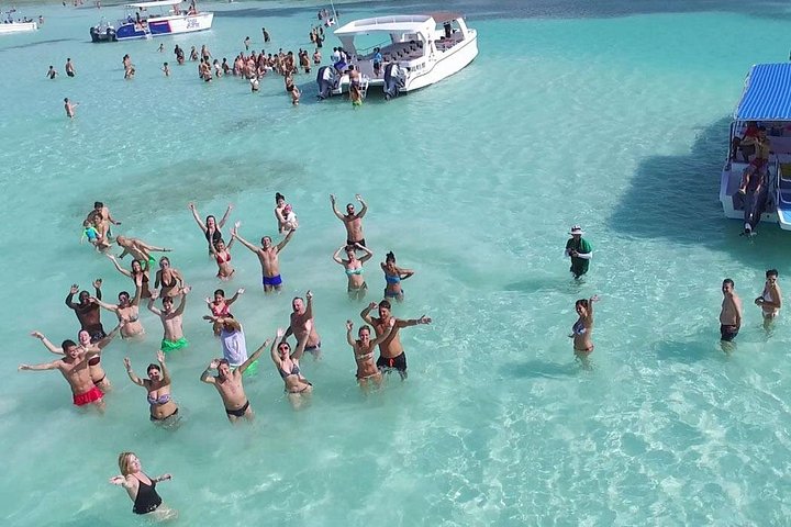 Cruzeiro de barco de festa com snorkel e bebidas em Punta Cana, República Dominicana, foto 36 | wizardtrip