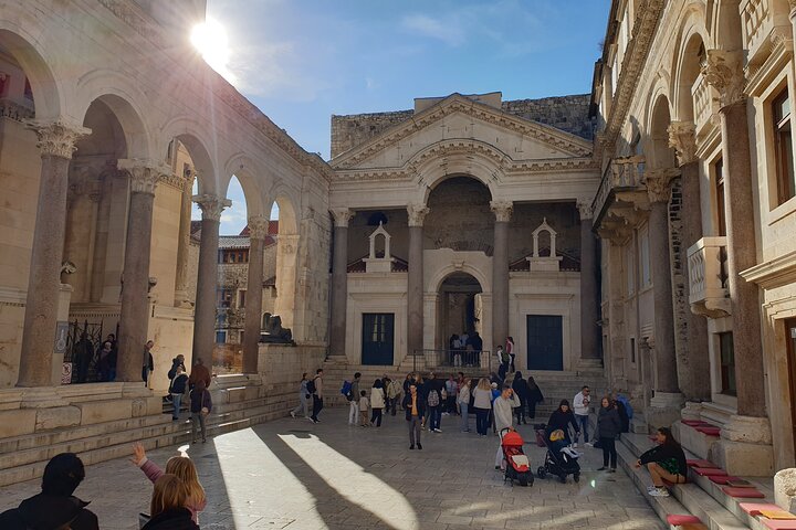 Recorrido guiado a pie por el Palacio de Diocleciano y Split, Croacia, foto 6 | wizardtrip